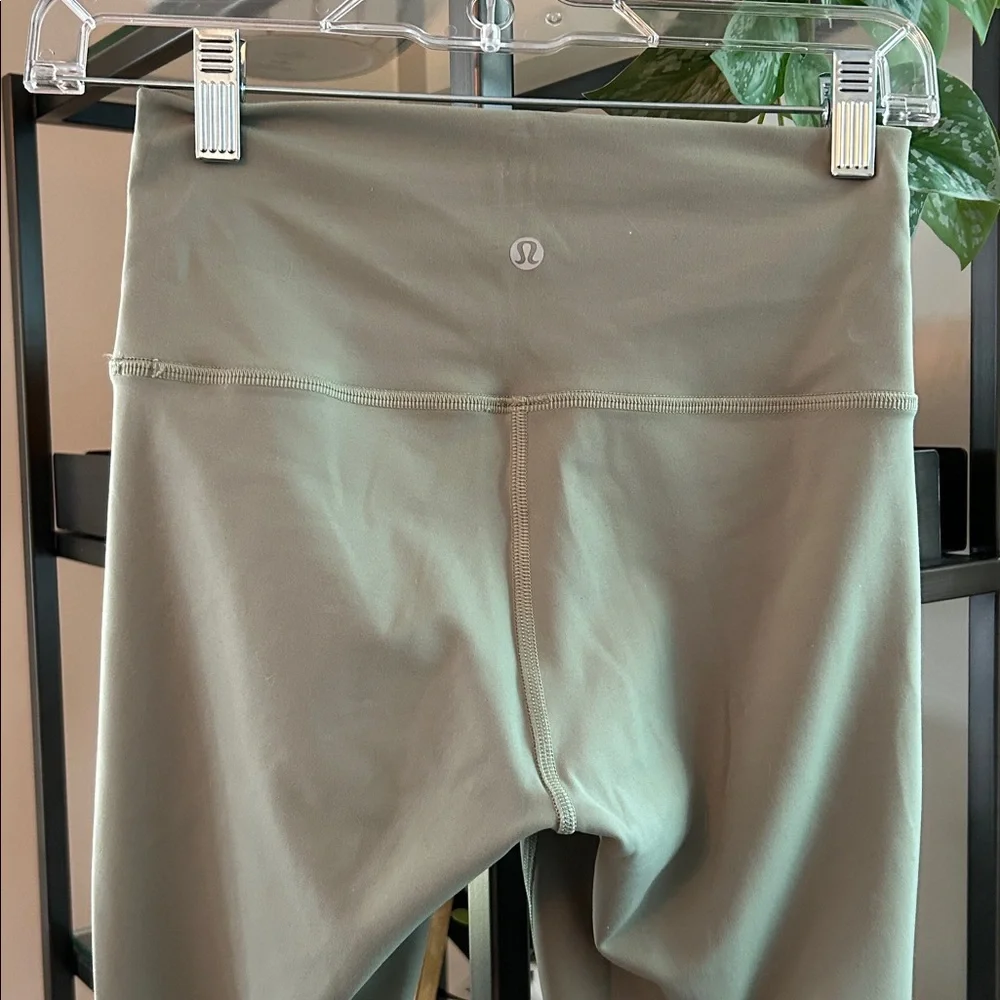 Lululemon Align Wunder 25” Sage Green Size 6 - Picture 3 of 4
